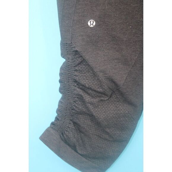 Lululemon Heathered Gray Inkwell in the Flow Crop II Size 6 - Picture 6 of 7